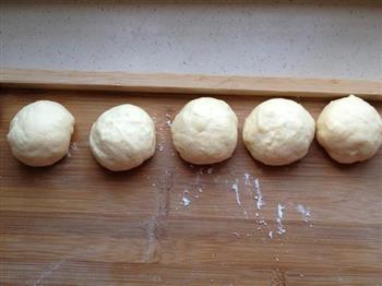 椰蓉花形面包的做法步骤4