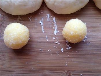 椰蓉花形面包的做法步骤6