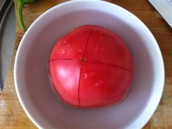 秘制西红柿鸡蛋拌面的做法图解2