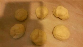 AA 小煮婆的香肠小面包的做法步骤1