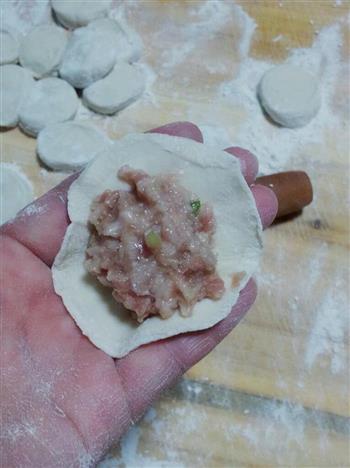 莲藕猪肉水饺的做法步骤6