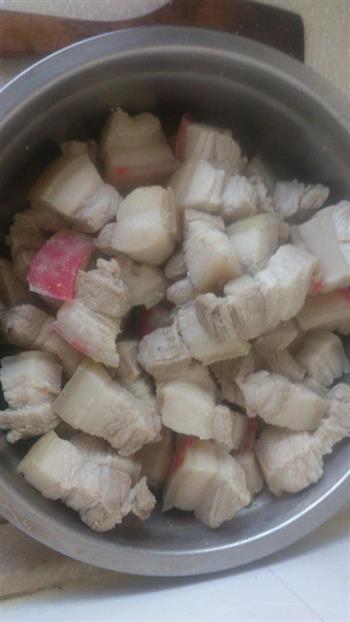 荔浦芋头红烧肉的做法步骤1
