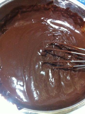 自制熔岩巧克力蛋糕的做法步骤7