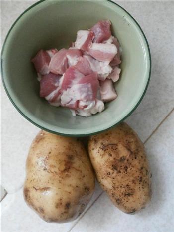 土豆烧肉的做法步骤1