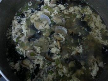 丝瓜菌菇蛤蜊汤的做法图解6