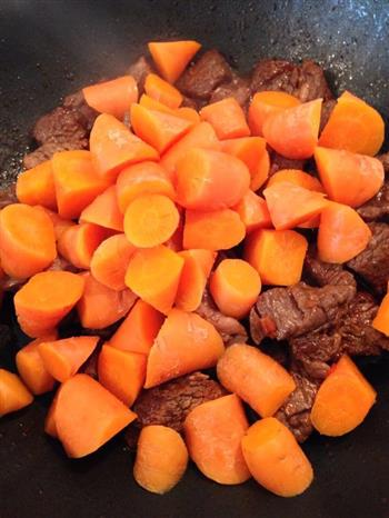 胡萝卜烧牛肉的做法图解6