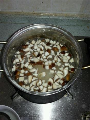 香菇鸡肝蔬菜粥的做法步骤2