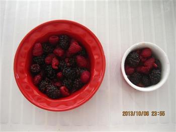 核桃燕麦脆焗莓果的做法图解3