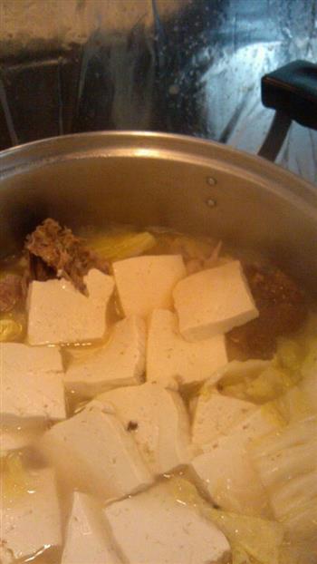 白菜豆腐鸭架汤的做法步骤4