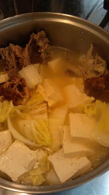 白菜豆腐鸭架汤的做法步骤5
