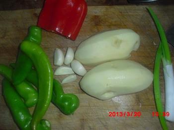 双椒土豆片的做法步骤1