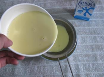 牛奶鸡蛋布丁/牛奶鸡蛋羹的做法步骤2