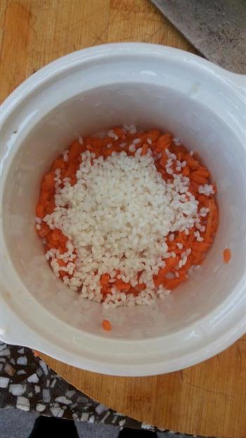 宝宝营养餐  胡萝卜粥的做法步骤2