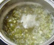 薏米百合绿豆粥的做法步骤4