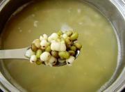薏米百合绿豆粥的做法图解5
