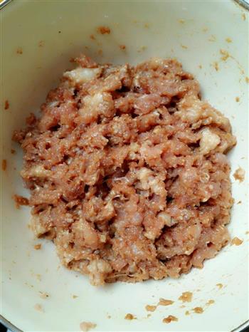 酸豆角炒肉末的做法步骤1