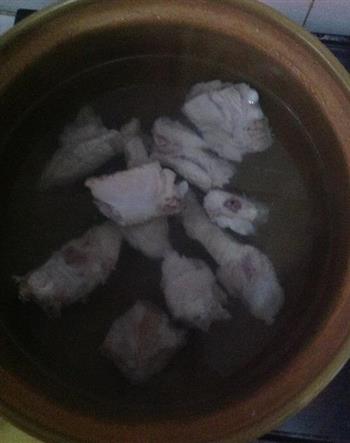 家常菜-红枣平菇排骨汤的做法步骤5
