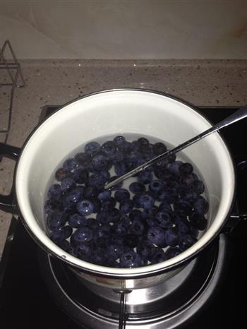 蓝莓果酱的做法步骤2