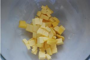 奶油奶酪南瓜派的做法图解1
