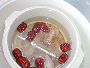 红枣炖乳鸽汤的做法步骤5