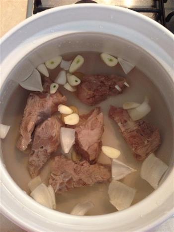 简易版韩国猪骨汤的做法步骤3