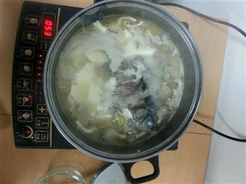 平菇豆腐鱼汤的做法步骤4