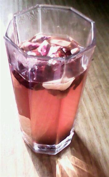 玫瑰红枣姜茶的做法步骤1