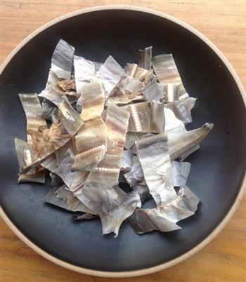 特色菜-醋煮鲨鱼干的做法图解2