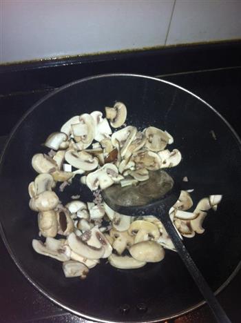 荠菜溜蘑菇的做法步骤4