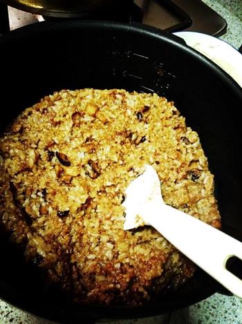 香菇海米酱油糯米饭的做法步骤5