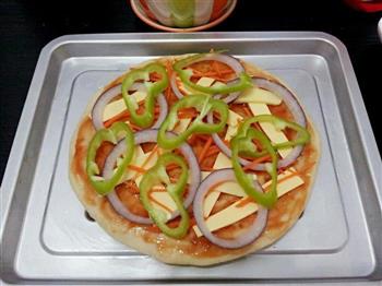 培根鲜虾披萨的做法步骤5