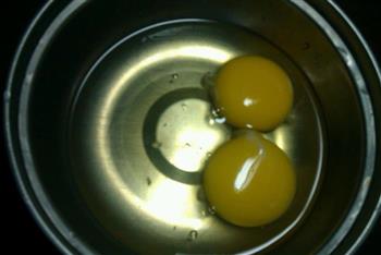 荷仙菇炒鸡蛋的做法图解2