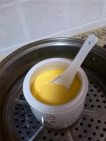 牛奶鸡蛋布丁的做法步骤3