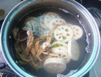 绿豆莲藕章鱼清汤的做法图解5
