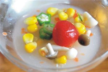 荷仙菇驾到-荷仙菇牛肉蔬菜冻汤的做法图解5