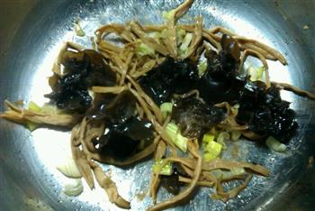 荷仙菇养生疙瘩汤的做法图解2