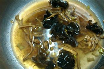 荷仙菇养生疙瘩汤的做法图解3