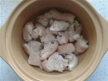 红烧猪手  十  鲜菇汤的做法步骤2