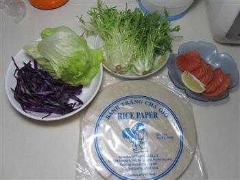 三文鱼蔬菜卷的做法步骤2