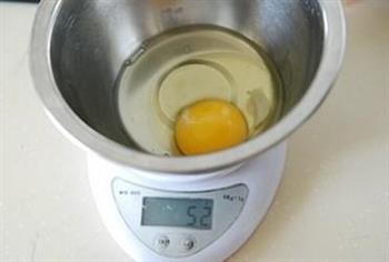 微波炉蒸宝宝蛋羹的做法步骤1