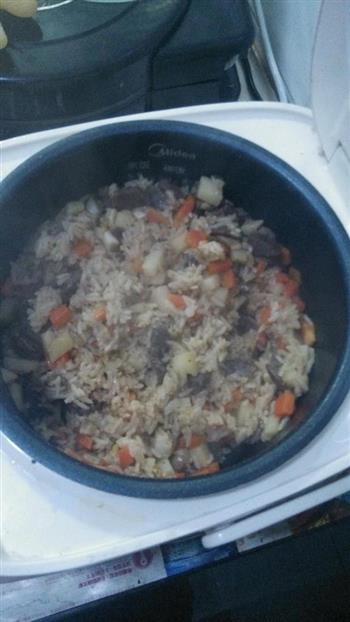 牛肉胡萝卜土豆焖饭的做法步骤5