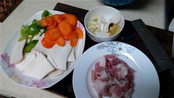 香煎杏鲍菇干锅肉的做法步骤1