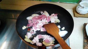 香煎杏鲍菇干锅肉的做法步骤3