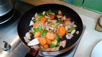 香煎杏鲍菇干锅肉的做法步骤4