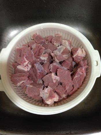 川香麻辣土豆烧牛肉的做法步骤1