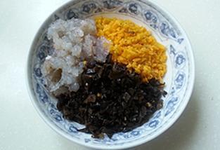 黄米裹南瓜虾仁肉丸子的做法步骤3