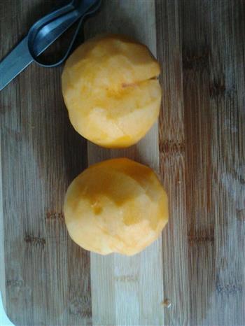 糖水黄桃的做法步骤1