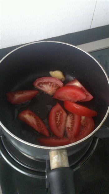 西红柿海鲜汤的做法步骤3