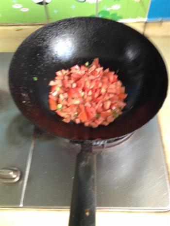 西红柿鸡蛋炒馒头丁的做法步骤4