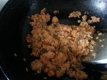 芝士虾仁焗饭的做法步骤6